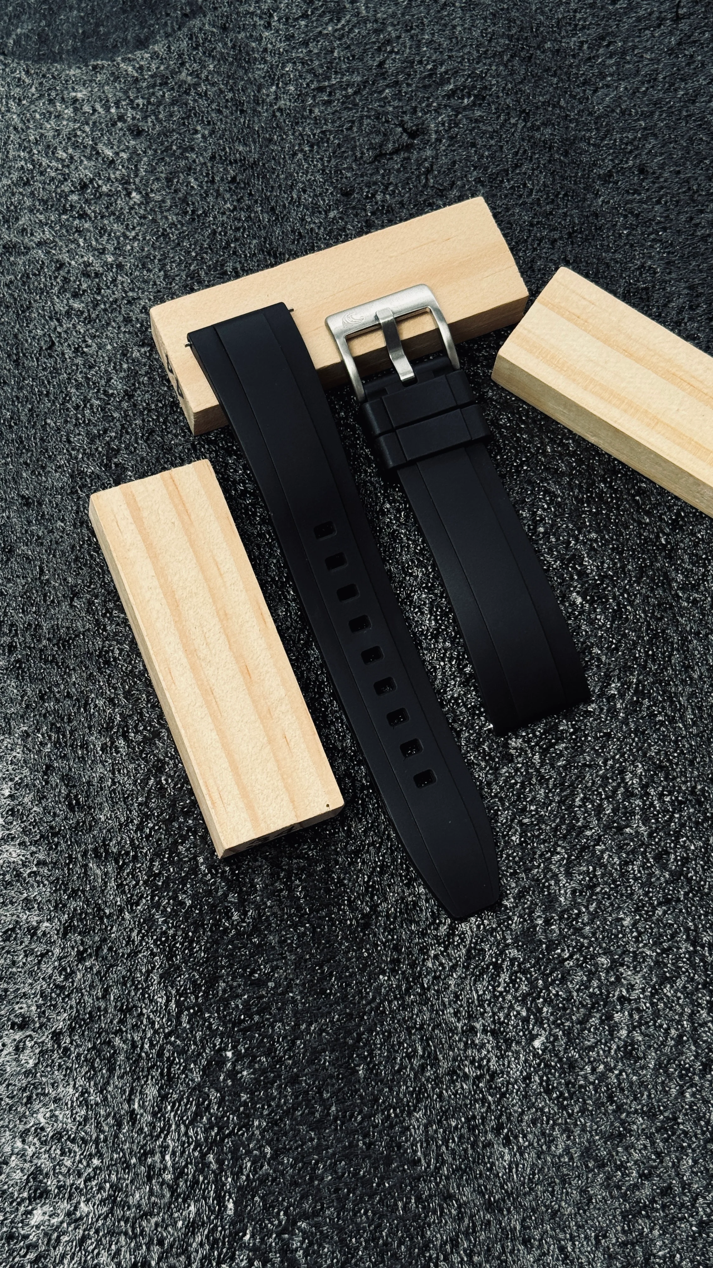 Coromandel Watch Co. 20mm Premium FKM Rubber Strap – Black - Image 3