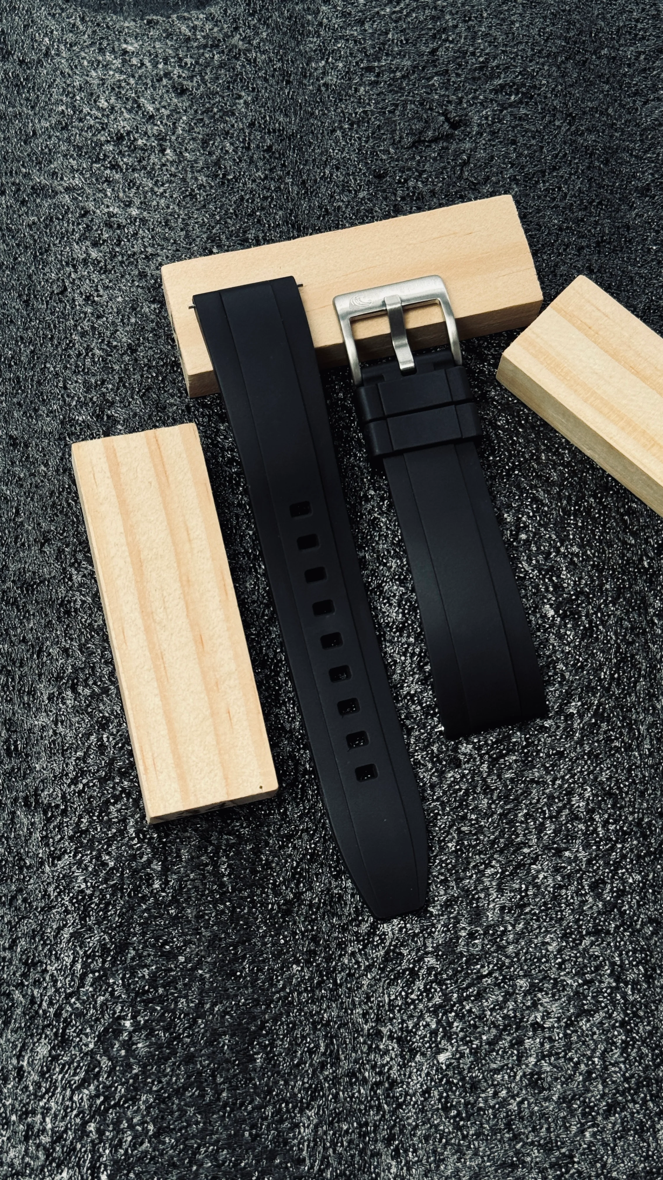 Coromandel Watch Co. 20mm Premium FKM Rubber Strap – Black - Image 4