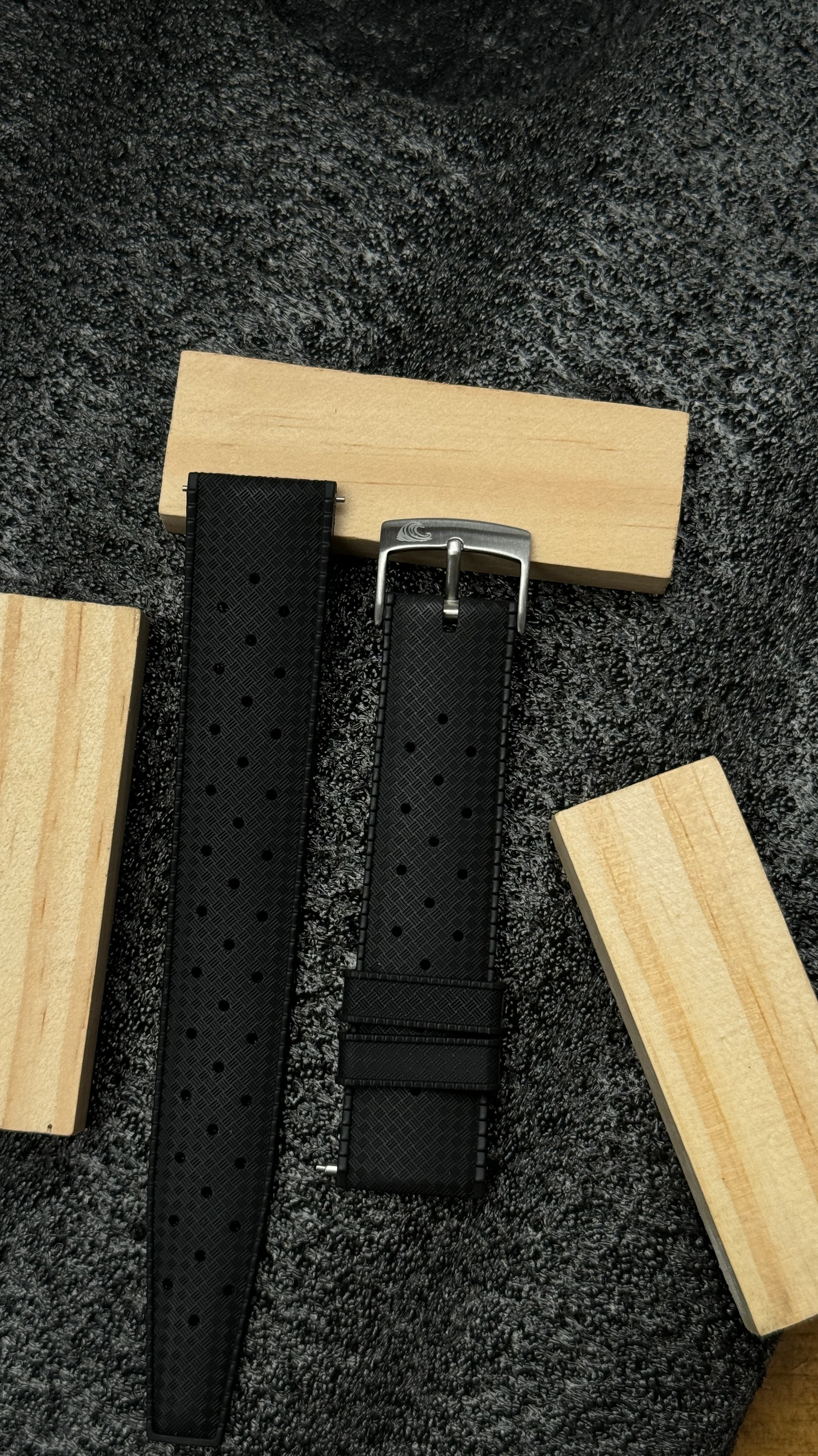 Coromandel Watch Co - FKM Tropic Ruber Strap - 20mm - Image 3