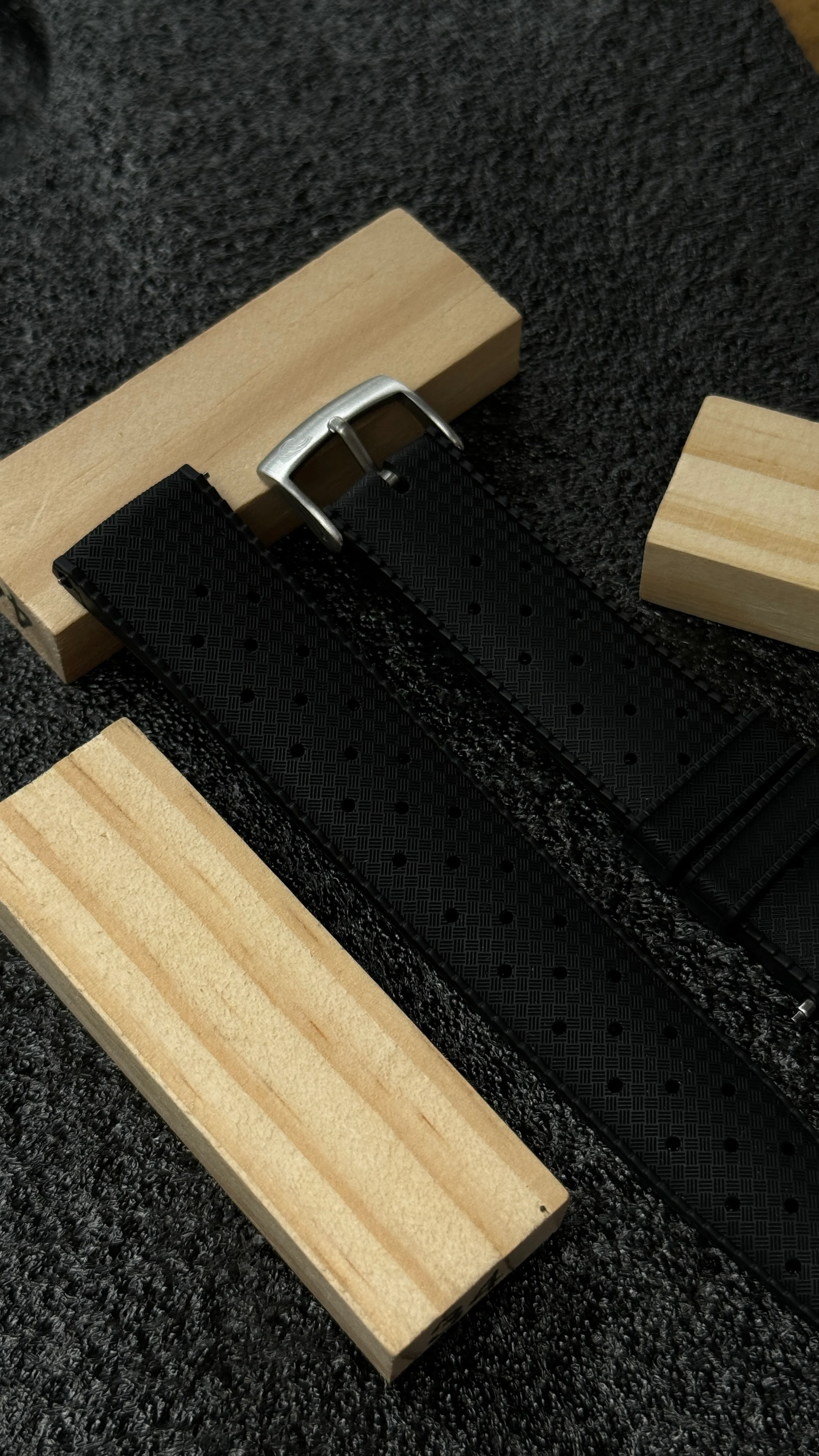 Coromandel Watch Co - FKM Tropic Ruber Strap - 20mm - Image 5